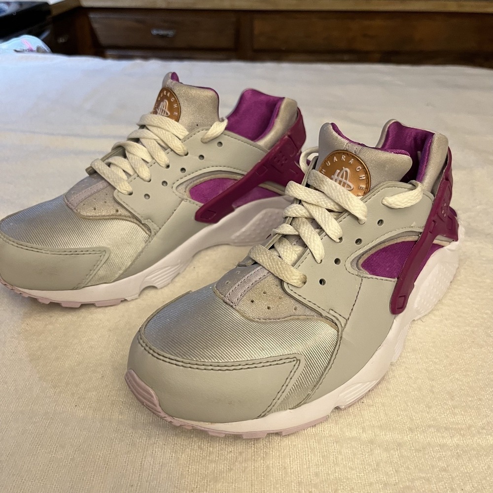 Nike Shoes Youth 7 Womens 8 -9 Huarache Run GS Sneakers 654275046 Gray Purple